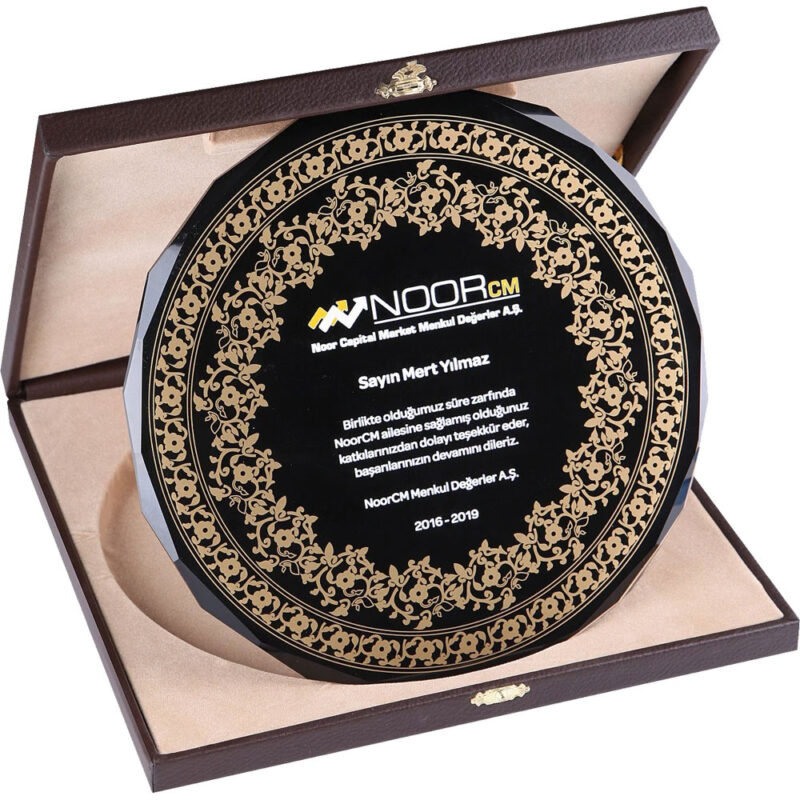 APLUS PROMOSYON ÜRÜNLERI » Ekt-200 25 x 25 cm kutulu kristal plaket