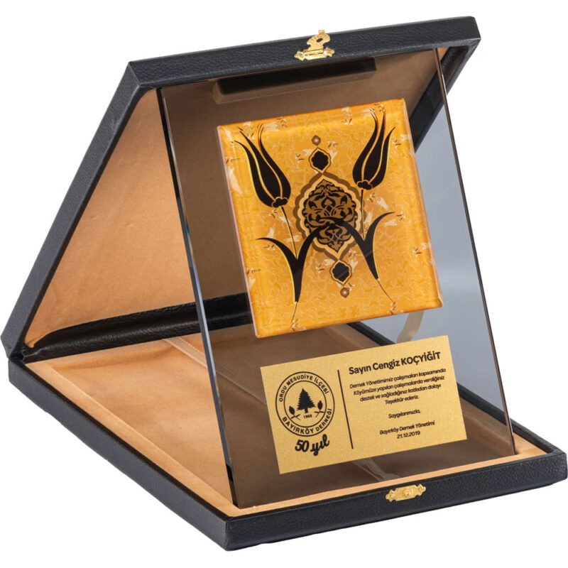 APLUS PROMOSYON ÜRÜNLERI » Ekt-710 18 x 24 cm kutulu kristal plaket